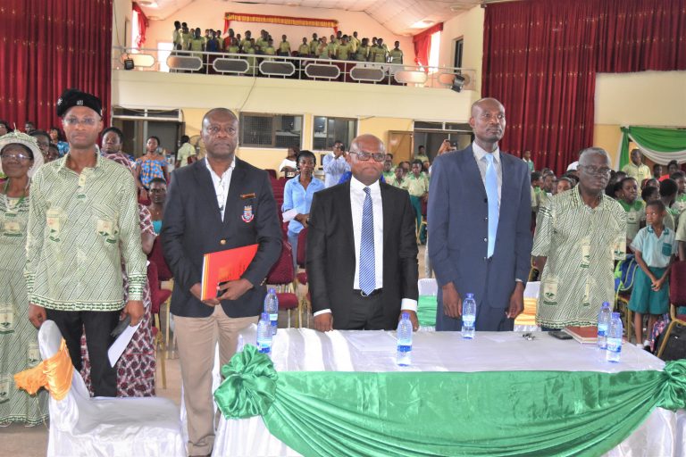 HoS Attends Hillcrest School Awards Ceremony as Guest of Honour